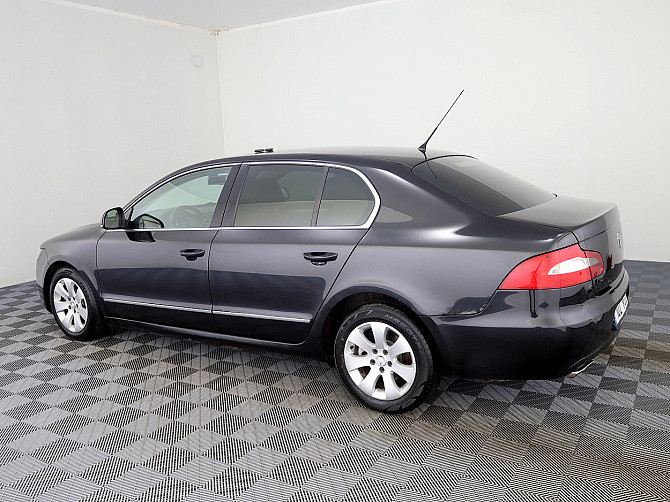 Skoda Superb Highline ATM 2.0 TDI 125kW Tallina - foto 4