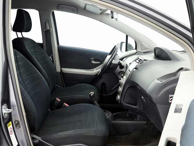 Toyota Yaris Linea Sol A-C 1.3 64kW Tallina - foto 6