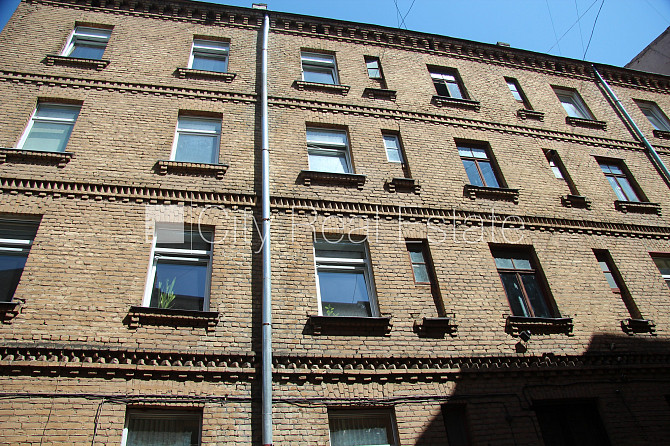 Fasādes māja, renovēta māja, ieeja no ielas, ir lifts, kāpņu telpa pēc kapitālā remonta, Rīga - foto 15