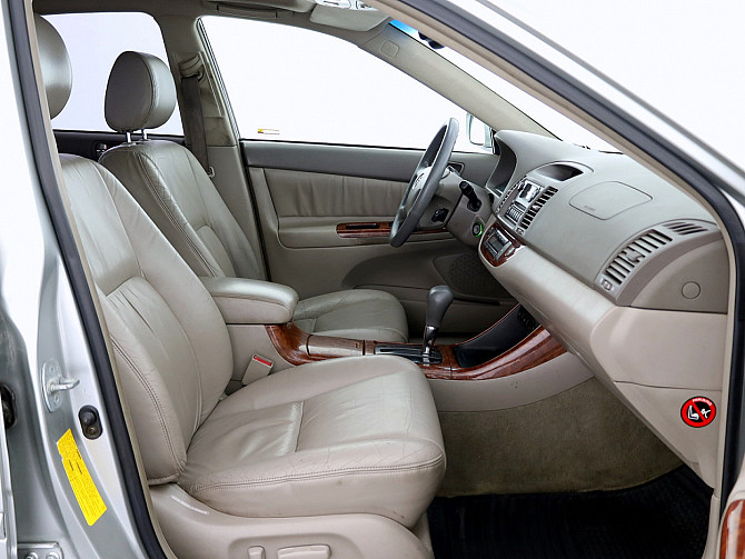 Toyota Camry Luxury ATM 2.4 112kW Таллин - изображение 6