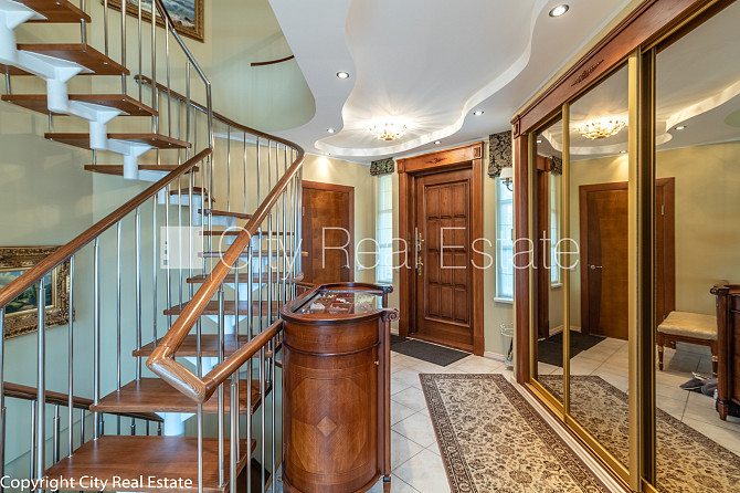 Zeme īpašumā, fasādes māja, renovēta māja, slēgts pagalms, ir lifts, kāpņu telpa pēc Rīga - foto 7