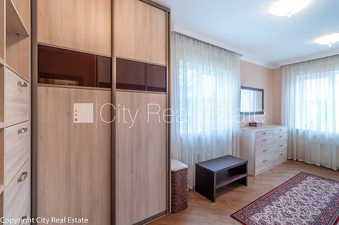 Zeme īpašumā, fasādes māja, renovēta māja, slēgts pagalms, ir lifts, kāpņu telpa pēc Rīga - foto 17