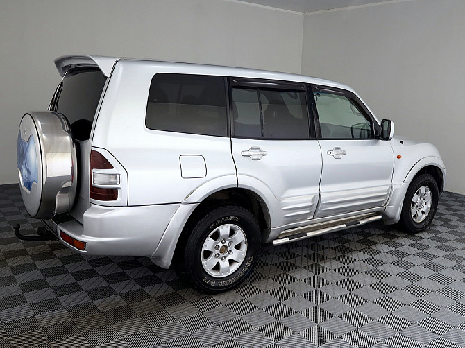 Mitsubishi Pajero Luxury ATM 3.2 DI-D 121kW Tallina - foto 3