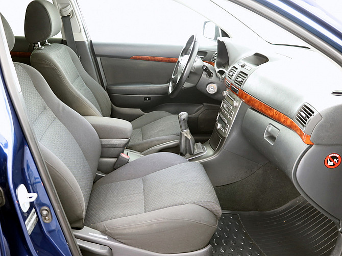 Toyota Avensis Linea Sol 2.0 108kW Tallina - foto 6
