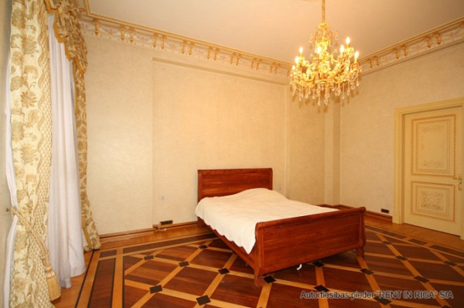 Pārdod ekskluzīvu dzīvokli pašā Rīgas centrā, pie Brīvības pieminekļa.  Dzīvoklis Rīga - foto 3