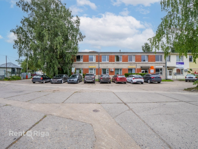 Pārdod multifunkcionālu īpašumu Ganību dambī 22a.  Ēkas 2. stāvs ar kopējo platību 450 m Rīga - foto 2