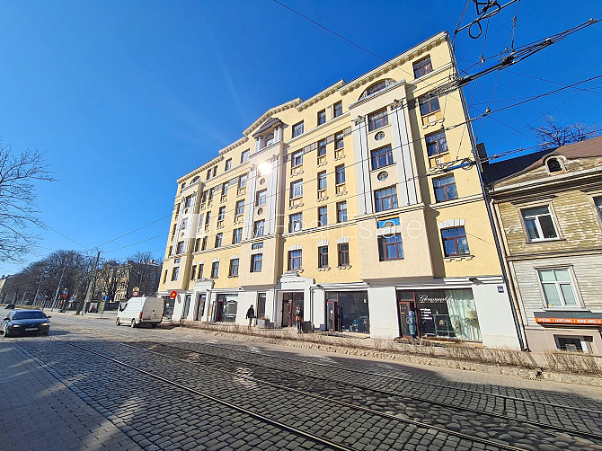 Fasādes māja, renovēta māja, slēgts pagalms, ieeja no pagalma, kāpņu telpa pēc kosmētiskā Rīga - foto 9
