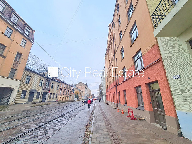 Fasādes māja, renovēta māja, slēgts pagalms, ieeja no ielas, puspagrabs, kāpņu telpa pēc Rīga - foto 17