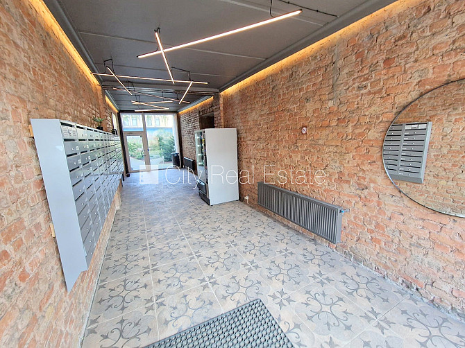Pagalma ēka, renovēta māja, slēgts pagalms, ieeja no ielas un pagalma, kāpņu telpa pēc Rīga - foto 15