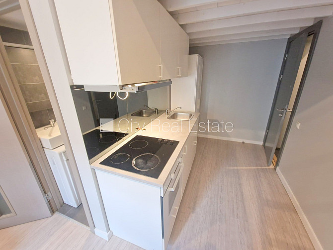 Fasādes māja, renovēta māja, slēgts pagalms, ieeja no ielas, kāpņu telpa pēc kapitālā Rīga - foto 7