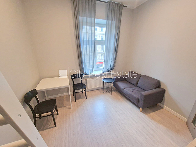 Fasādes māja, renovēta māja, slēgts pagalms, ieeja no ielas, kāpņu telpa pēc kapitālā Rīga - foto 5