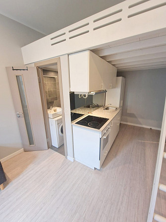 Fasādes māja, renovēta māja, slēgts pagalms, ieeja no ielas, kāpņu telpa pēc kapitālā Rīga - foto 8