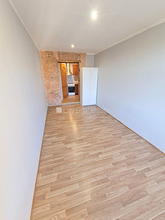 Fasādes māja, renovēta māja, slēgts pagalms, ieeja no ielas un pagalma, kāpņu telpa pēc Rīga - foto 10