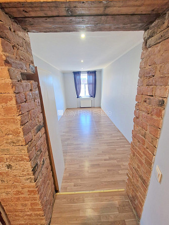 Fasādes māja, renovēta māja, slēgts pagalms, ieeja no ielas un pagalma, kāpņu telpa pēc Rīga - foto 5