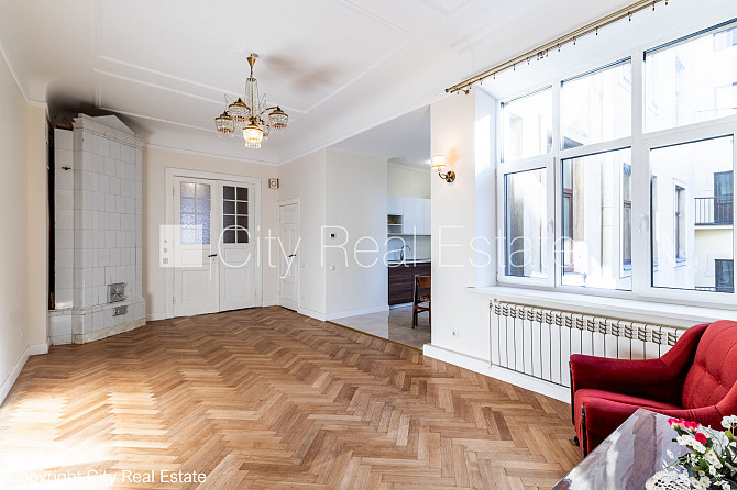 Zeme īpašumā, fasādes māja, renovēta māja, dzīvokļu skaits ēkā  10 gab., mainīts Jumta Rīga - foto 12