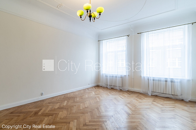 Zeme īpašumā, fasādes māja, renovēta māja, dzīvokļu skaits ēkā  10 gab., mainīts Jumta Rīga - foto 14