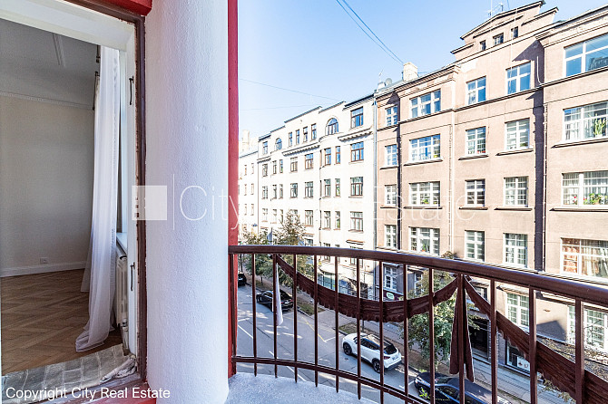 Zeme īpašumā, fasādes māja, renovēta māja, dzīvokļu skaits ēkā  10 gab., mainīts Jumta Rīga - foto 17