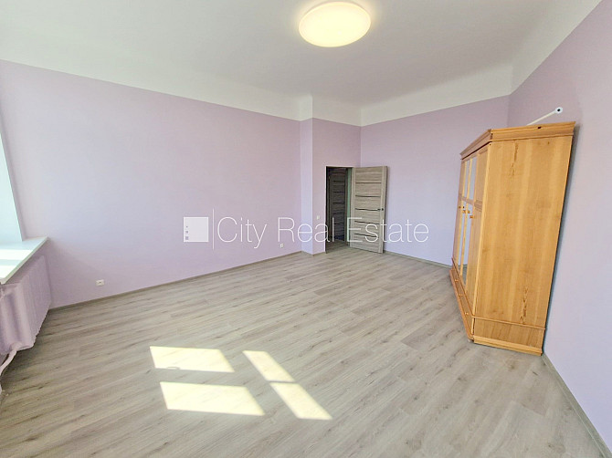 Fasādes māja, renovēta māja, vieta automašīnai, ieeja no pagalma, kāpņu telpa pēc Jelgava un novads - foto 5