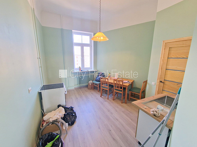 Fasādes māja, renovēta māja, vieta automašīnai, ieeja no pagalma, kāpņu telpa pēc Jelgava un novads - foto 14