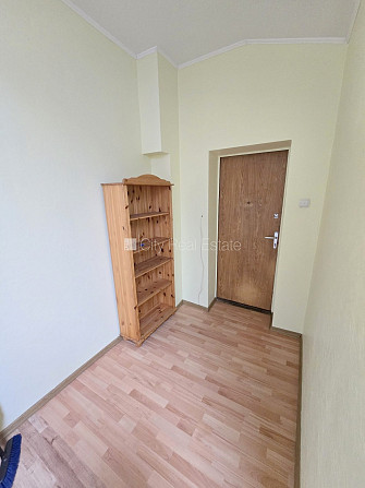 Фасадный дом, реновированный дом, место для машины, вход со двора, мансарда, Рига - изображение 16