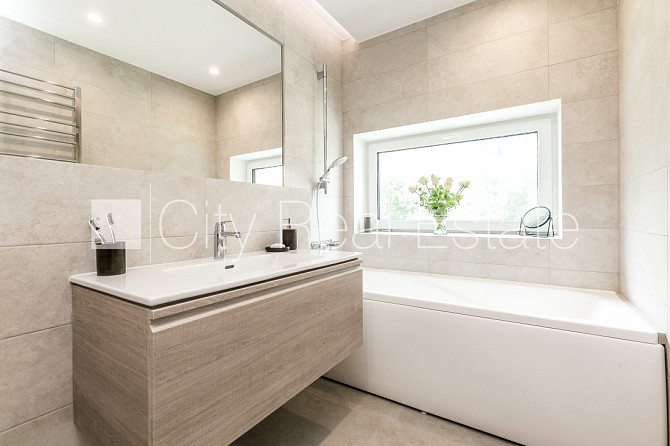 Rindu māja, jaunceltne, labiekārtota apzaļumota teritorija, iežogota teritorija, garāža Rīga - foto 19