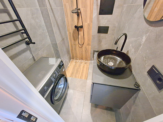 Fasādes māja, renovēta māja, slēgts pagalms, ieeja no ielas, ir lifts, kāpņu telpa pēc Rīga - foto 8