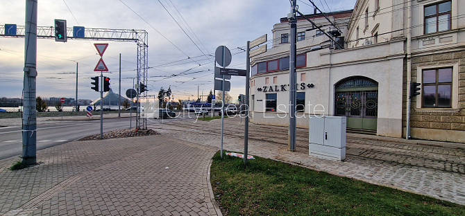 Zeme īpašumā, fasādes māja, pagrabstāvā pieejama noliktava, ieeja no ielas un pagalma, ir Rīga - foto 19