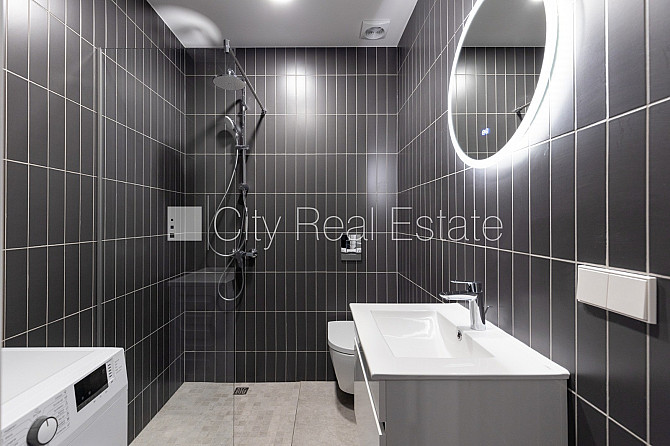 Pagalma ēka, renovēta māja, slēgts pagalms, ieeja no pagalma, ir lifts, kāpņu telpa pēc Rīga - foto 7