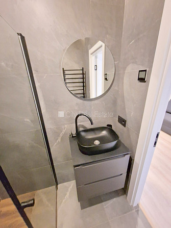 Fasādes māja, renovēta māja, slēgts pagalms, ieeja no ielas, ir lifts, kāpņu telpa pēc Rīga - foto 14