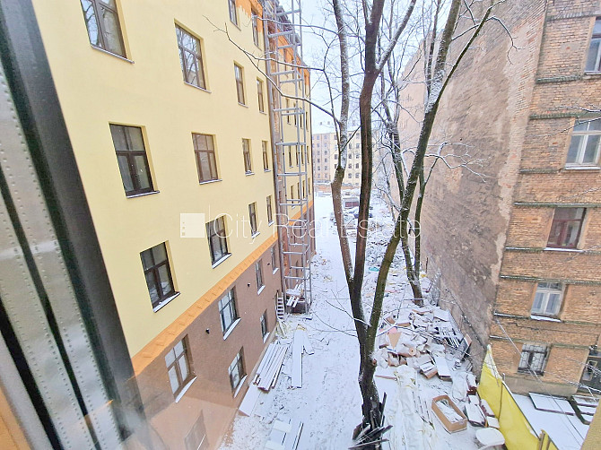 Fasādes māja, renovēta māja, slēgts pagalms, ieeja no ielas, ir lifts, kāpņu telpa pēc Rīga - foto 11