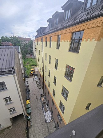 Pagalma ēka, fasādes māja, renovēta māja, slēgta teritorija, ieeja no ielas un pagalma, ir Rīga - foto 20
