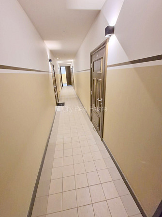 Pagalma ēka, fasādes māja, slēgts pagalms, ieeja no ielas, ir lifts, kāpņu telpa pēc Rīga - foto 15