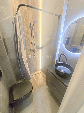 Pagalma ēka, fasādes māja, slēgts pagalms, ieeja no ielas, ir lifts, kāpņu telpa pēc Rīga - foto 13