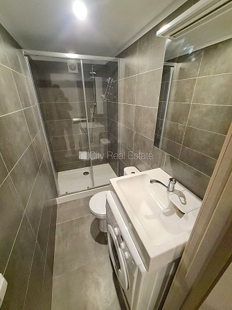Fasādes māja, renovēta māja, slēgts pagalms, ieeja no ielas, kāpņu telpa pēc kapitālā Rīga - foto 14