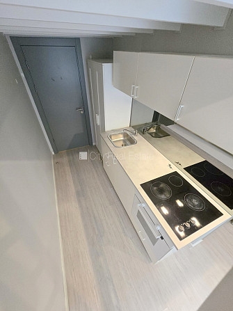 Fasādes māja, renovēta māja, slēgts pagalms, ieeja no ielas, kāpņu telpa pēc kapitālā Rīga - foto 13