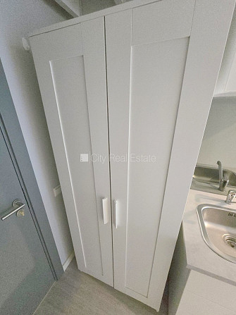 Fasādes māja, renovēta māja, slēgts pagalms, ieeja no ielas, kāpņu telpa pēc kapitālā Rīga - foto 15