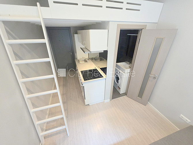 Fasādes māja, renovēta māja, slēgts pagalms, ieeja no ielas, kāpņu telpa pēc kapitālā Rīga - foto 8