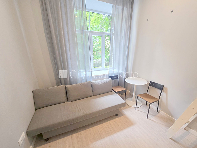 Fasādes māja, renovēta māja, slēgts pagalms, ieeja no ielas, kāpņu telpa pēc kapitālā Rīga - foto 4