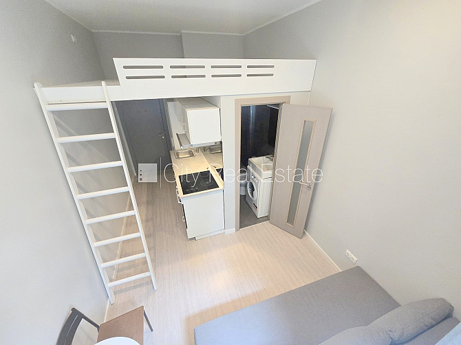 Fasādes māja, renovēta māja, slēgts pagalms, ieeja no ielas, kāpņu telpa pēc kapitālā Rīga - foto 7