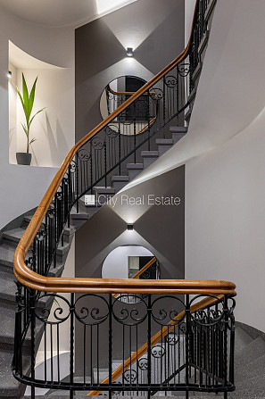 Pagalma ēka, fasādes māja, renovēta māja, slēgts pagalms, ieeja no ielas, ir lifts, kāpņu Rīga - foto 14