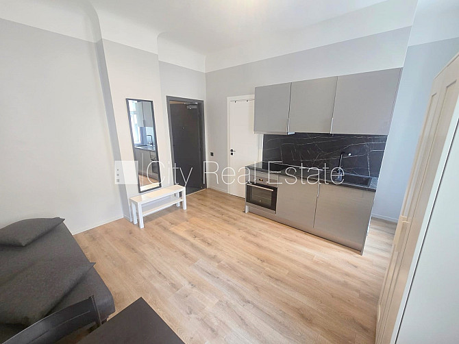 Pagalma ēka, fasādes māja, renovēta māja, slēgts pagalms, ieeja no ielas, ir lifts, kāpņu Rīga - foto 9