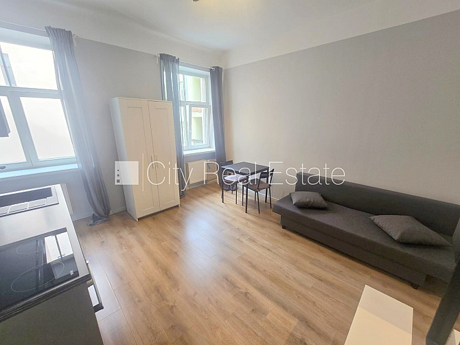 Pagalma ēka, fasādes māja, renovēta māja, slēgts pagalms, ieeja no ielas, ir lifts, kāpņu Rīga - foto 7