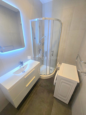 Pagalma ēka, fasādes māja, renovēta māja, slēgts pagalms, ieeja no ielas, ir lifts, kāpņu Rīga - foto 11