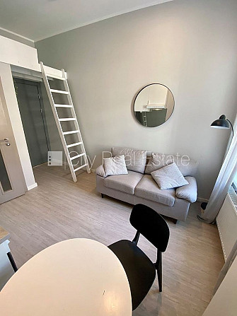 Fasādes māja, renovēta māja, slēgts pagalms, ieeja no ielas, kāpņu telpa pēc kapitālā Rīga - foto 6