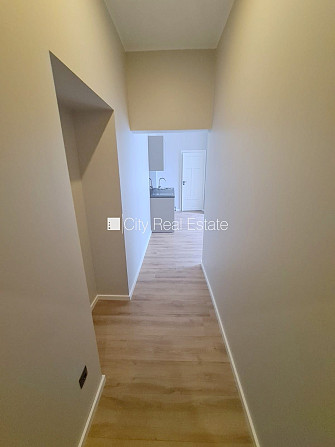Fasādes māja, renovēta māja, slēgts pagalms, ieeja no ielas un pagalma, kāpņu telpa pēc Rīga - foto 18