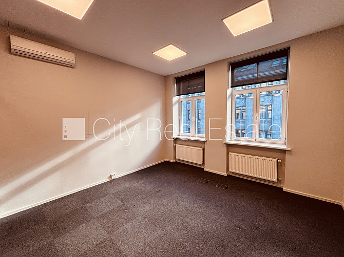 Namīpašums, ir lifts, kāpņu telpa pēc kapitālā remonta, logi vērsti uz pagalma pusi, logi Rīga - foto 10