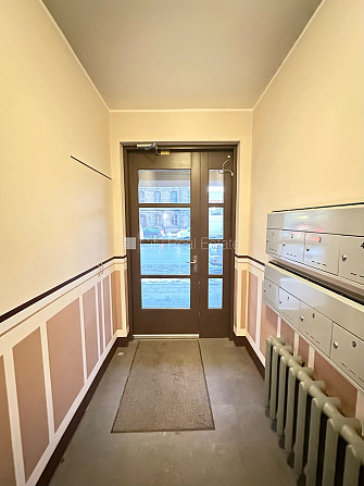 Fasādes māja, renovēta māja, slēgts pagalms, teritorijas iebrauktuves vārti aprīkoti ar Rīga - foto 10