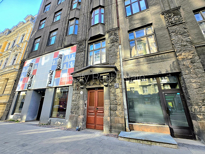 Fasādes māja, ieeja no ielas, kāpņu telpa pēc kapitālā remonta, guļamistabu skaits 1 gab., Rīga - foto 15