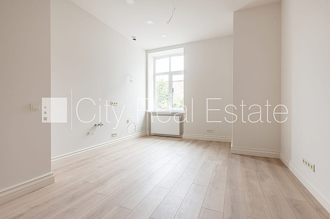 Zeme īpašumā, fasādes māja, renovēta māja, slēgts pagalms, ir lifts, kāpņu telpa pēc Rīga - foto 5