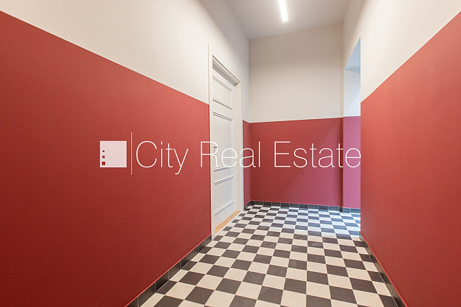 Zeme īpašumā, fasādes māja, renovēta māja, slēgts pagalms, ir lifts, kāpņu telpa pēc Rīga - foto 12